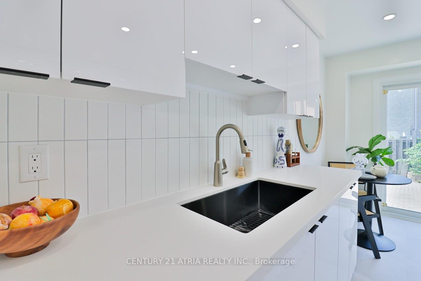 Photo 14 of 30 Pepperell Crescent, Markham, Milliken Mills West — HOMEH