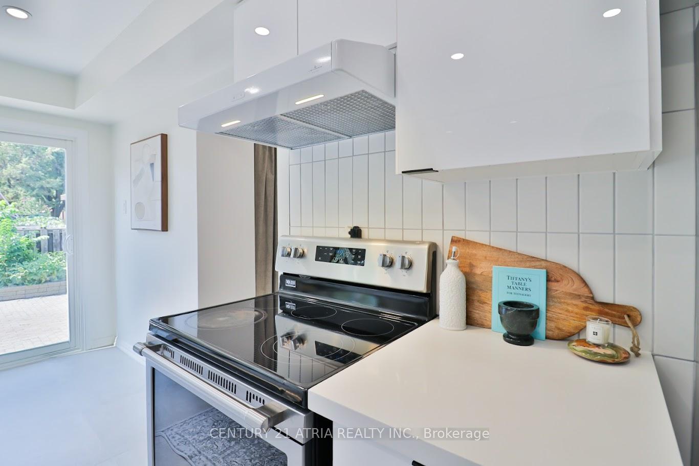 Photo 15 of 30 Pepperell Crescent, Markham, Milliken Mills West — HOMEH
