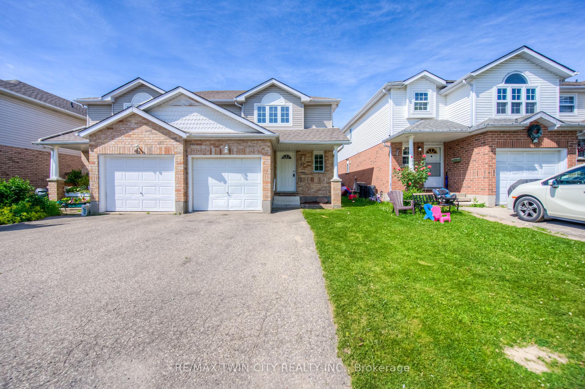 Photo 2 of 27 Hackberry Street, Kitchener — HOMEH