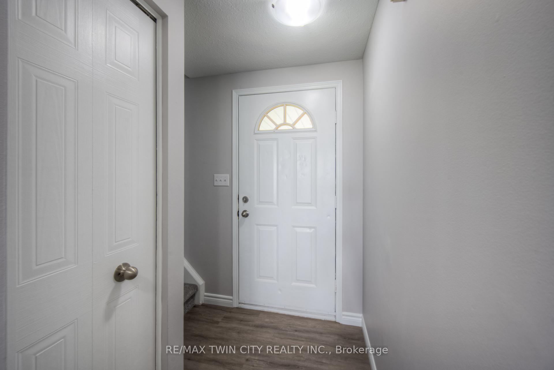 Photo 6 of 27 Hackberry Street, Kitchener — HOMEH