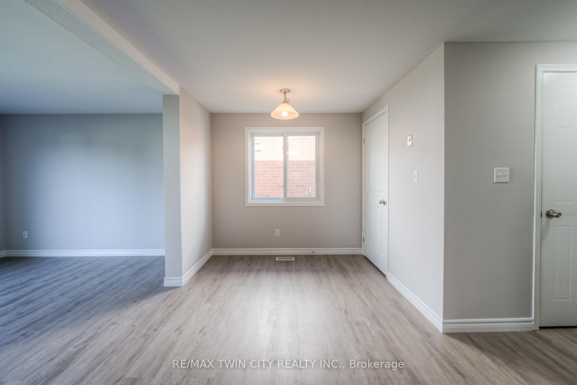 Photo 11 of 27 Hackberry Street, Kitchener — HOMEH