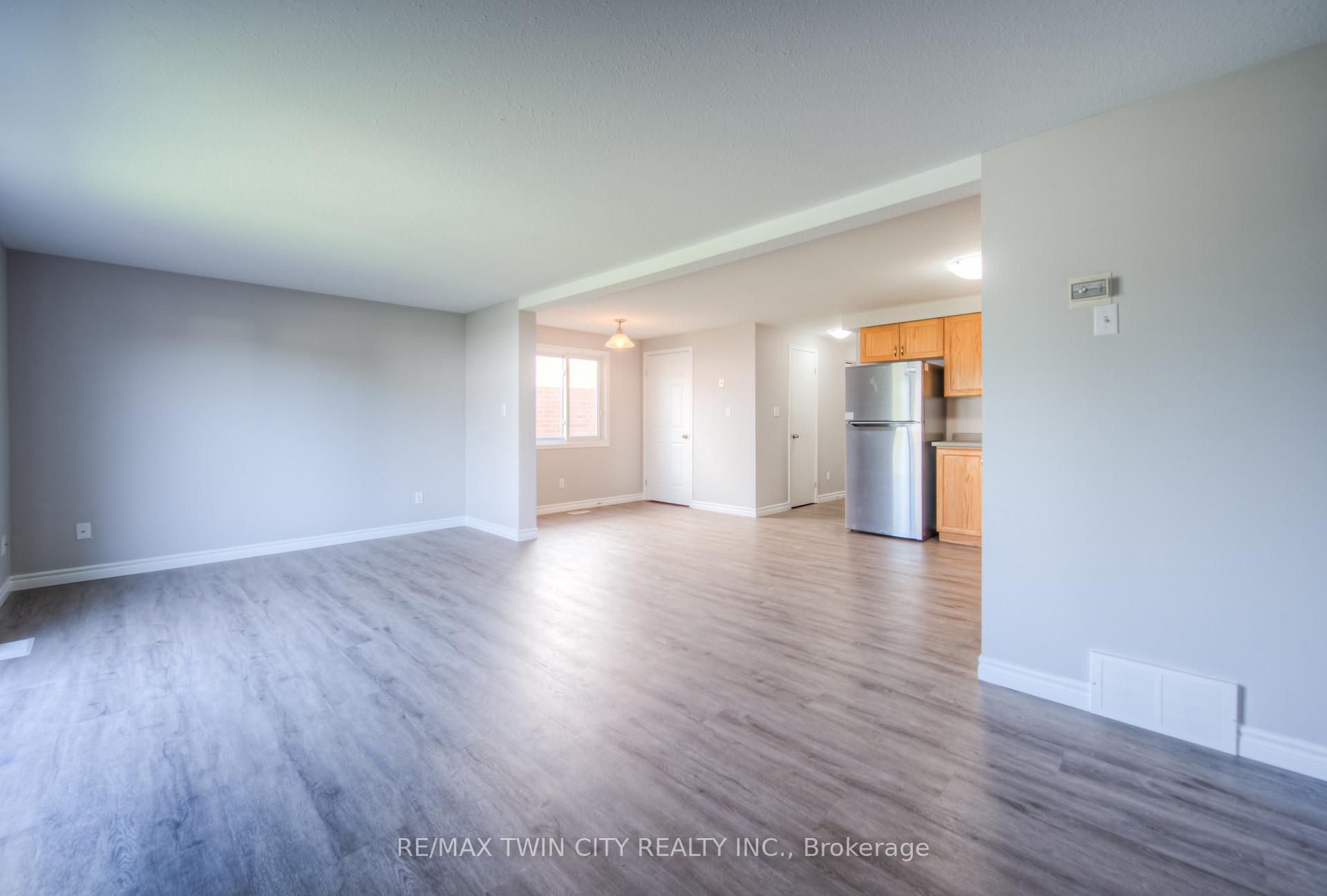 Photo 12 of 27 Hackberry Street, Kitchener — HOMEH