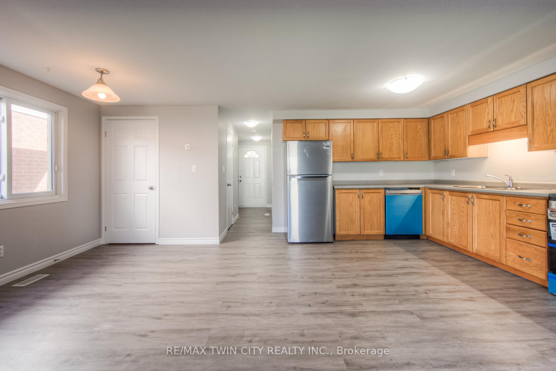 Photo 15 of 27 Hackberry Street, Kitchener — HOMEH