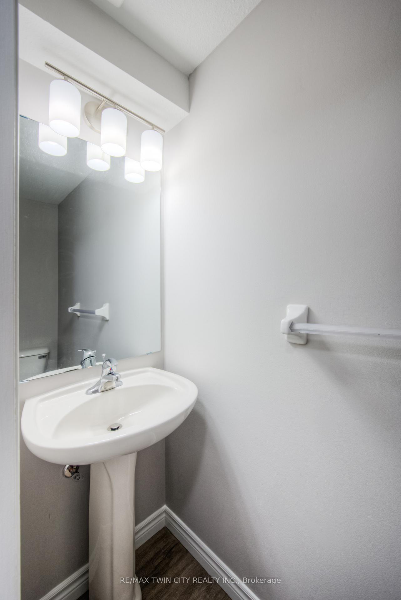 Photo 16 of 27 Hackberry Street, Kitchener — HOMEH