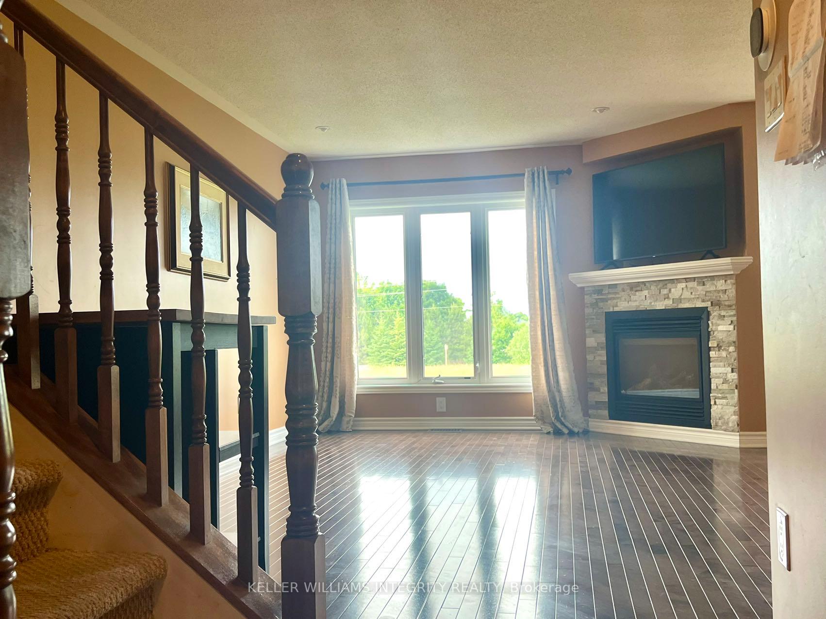 Photo 4 of 160 Forestbrook Street, Ottawa, Kanata - Morgan's Grant/South March — HOMEH