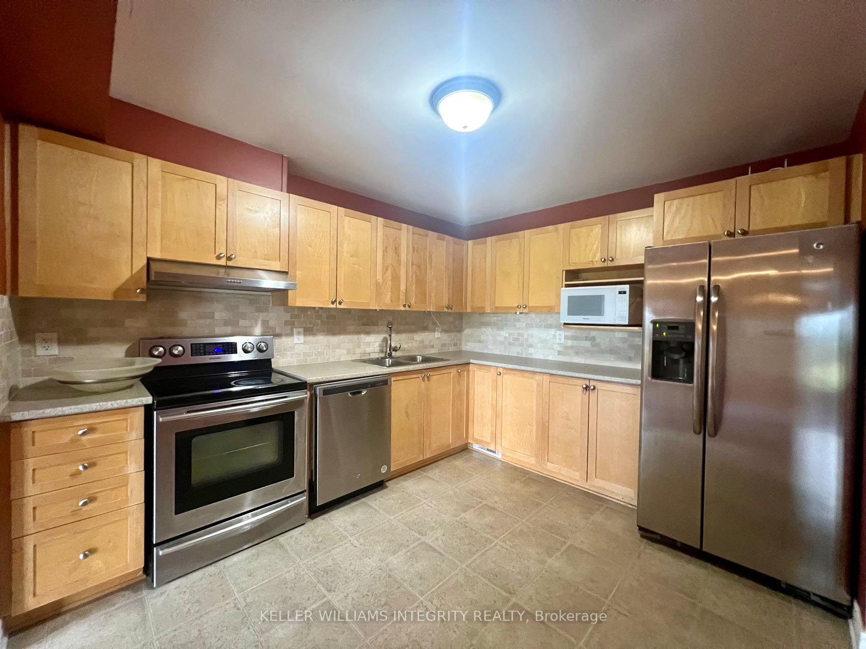 Photo 7 of 160 Forestbrook Street, Ottawa, Kanata - Morgan's Grant/South March — HOMEH