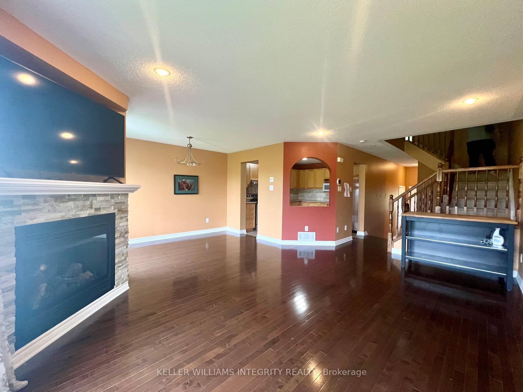 Photo 8 of 160 Forestbrook Street, Ottawa, Kanata - Morgan's Grant/South March — HOMEH