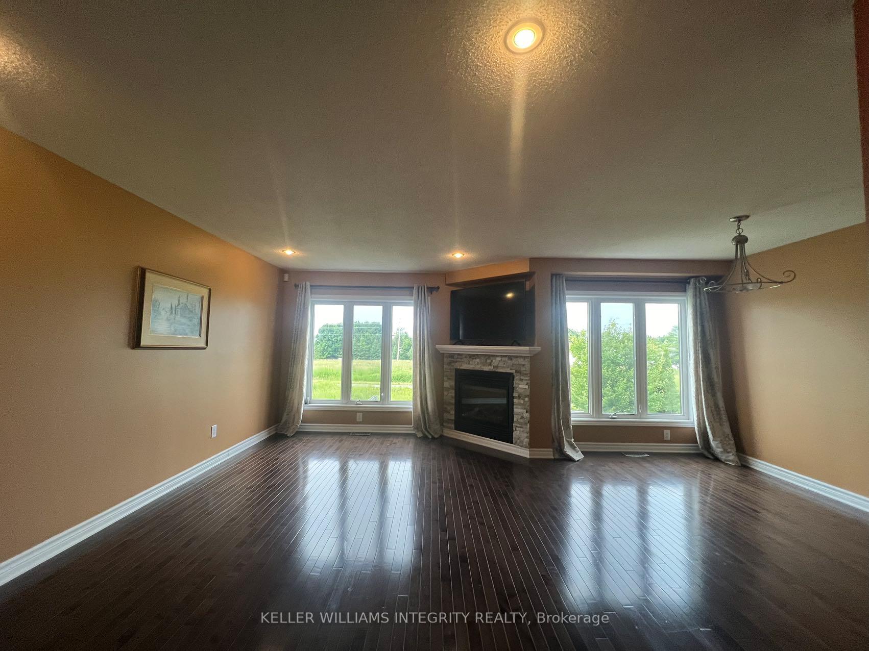 Photo 9 of 160 Forestbrook Street, Ottawa, Kanata - Morgan's Grant/South March — HOMEH