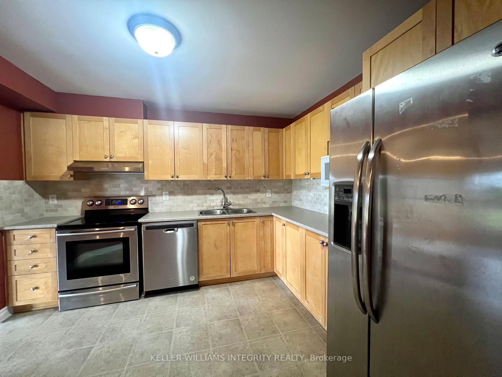 Photo 12 of 160 Forestbrook Street, Ottawa, Kanata - Morgan's Grant/South March — HOMEH