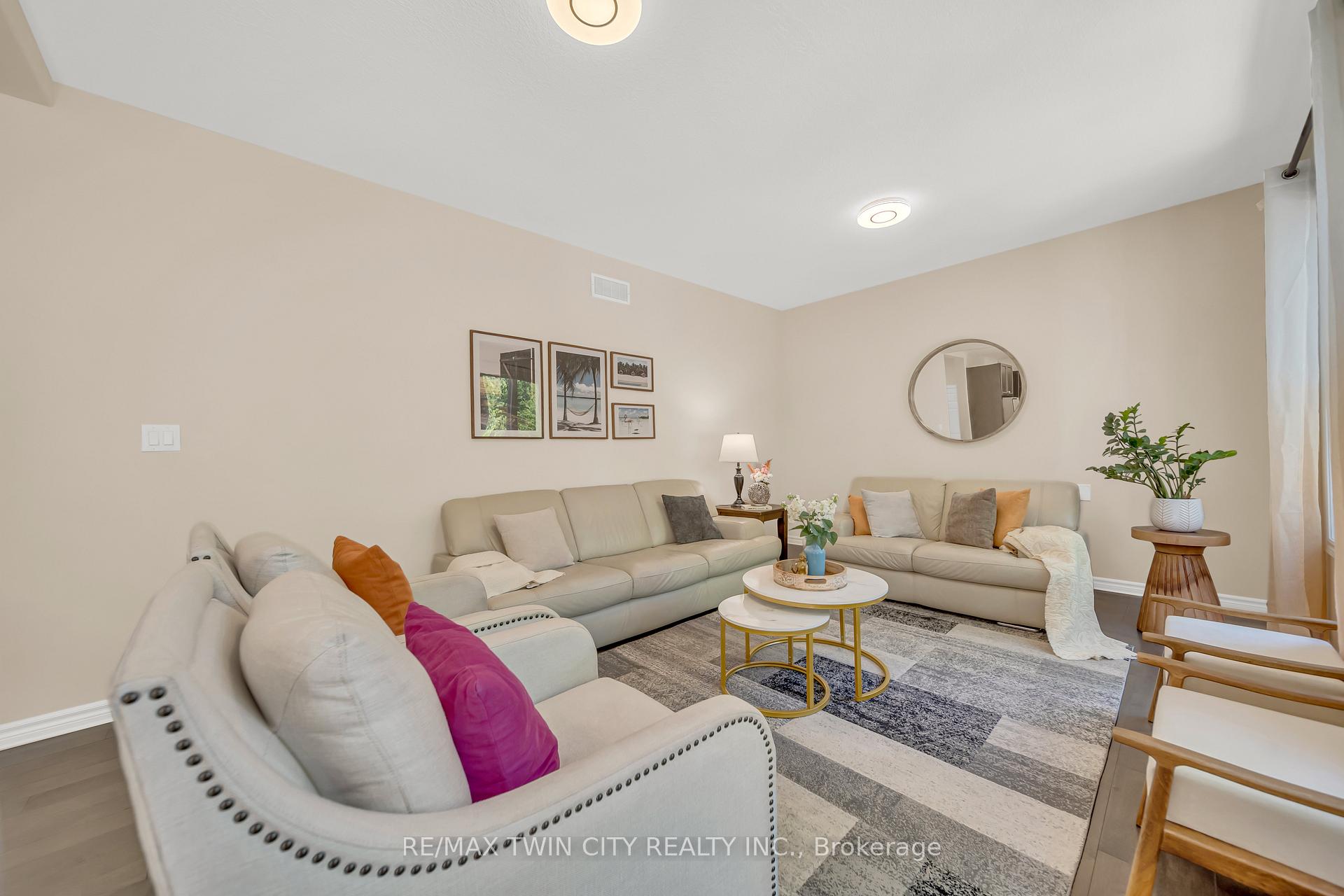 Photo 7 of 437 Zeller Drive, Kitchener — HOMEH
