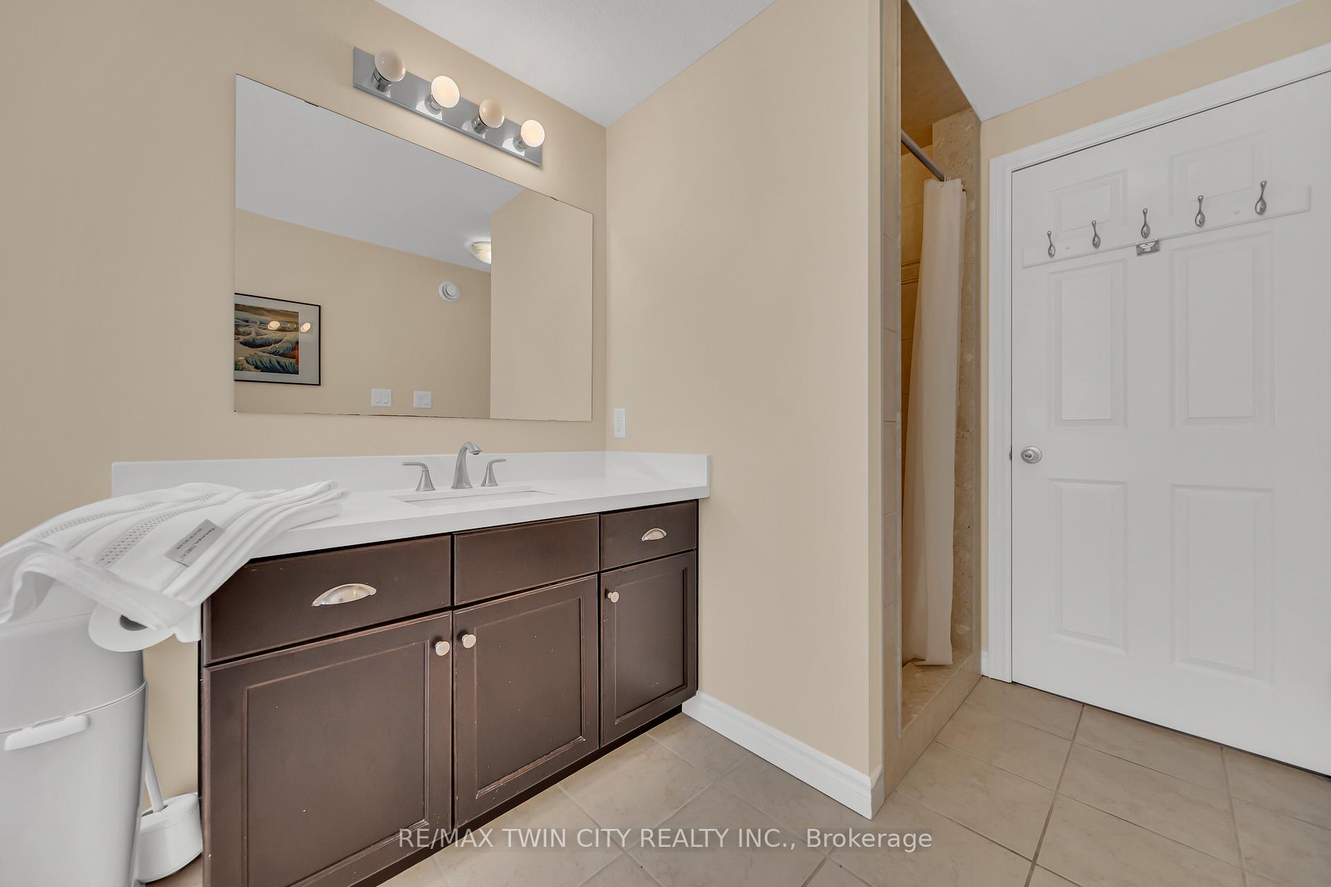 Photo 20 of 437 Zeller Drive, Kitchener — HOMEH