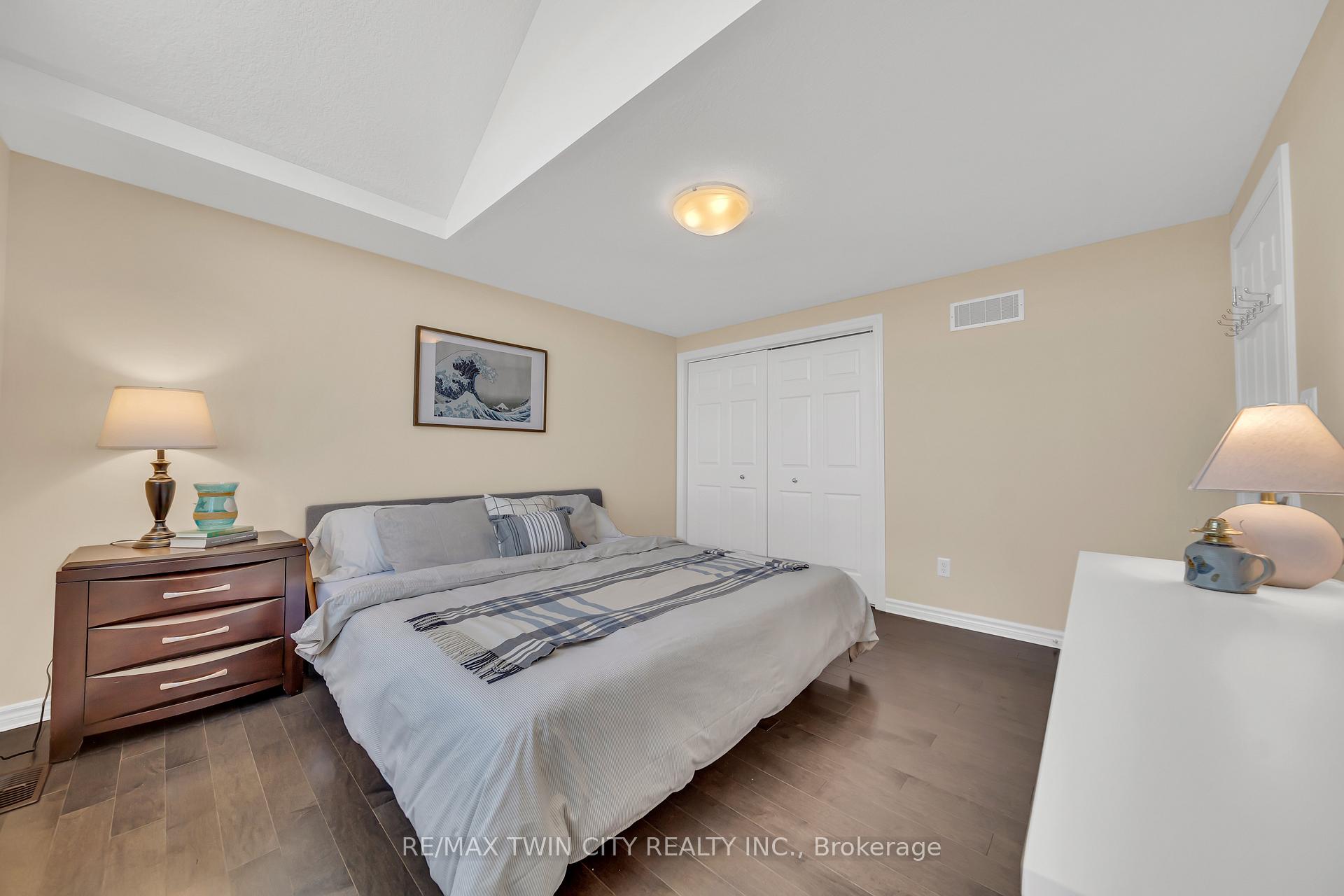 Photo 22 of 437 Zeller Drive, Kitchener — HOMEH
