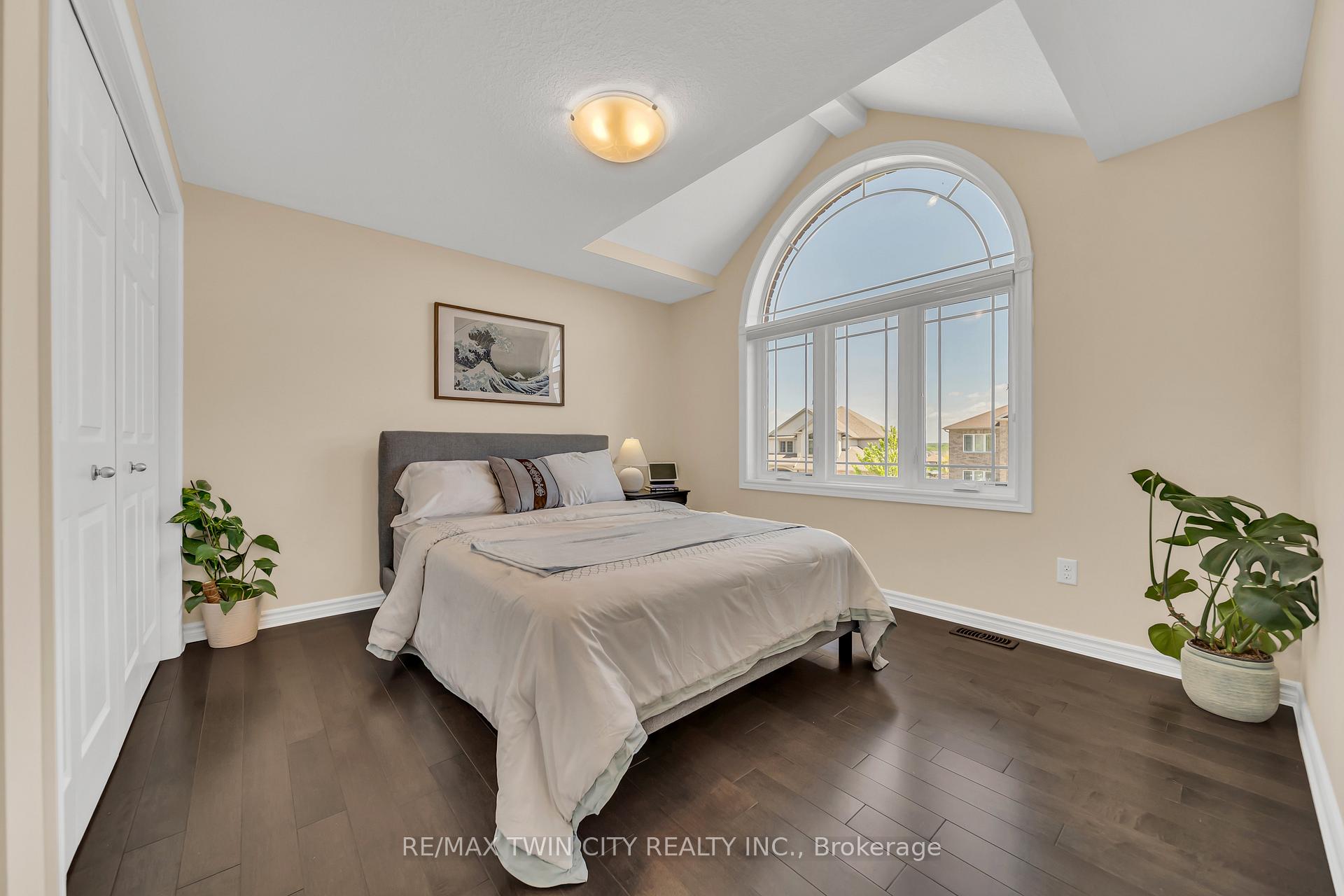 Photo 24 of 437 Zeller Drive, Kitchener — HOMEH