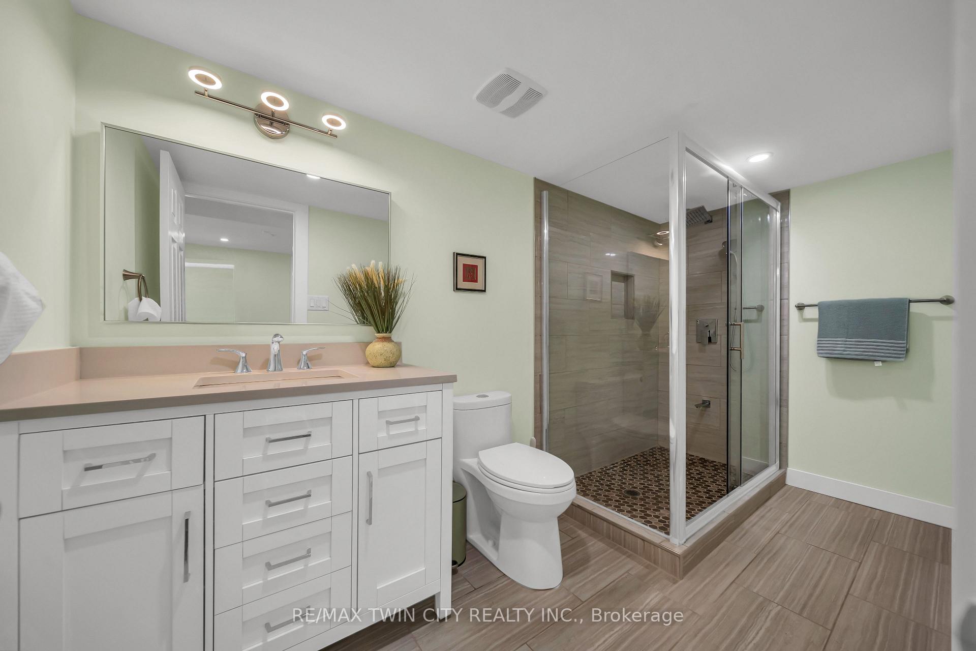 Photo 27 of 437 Zeller Drive, Kitchener — HOMEH