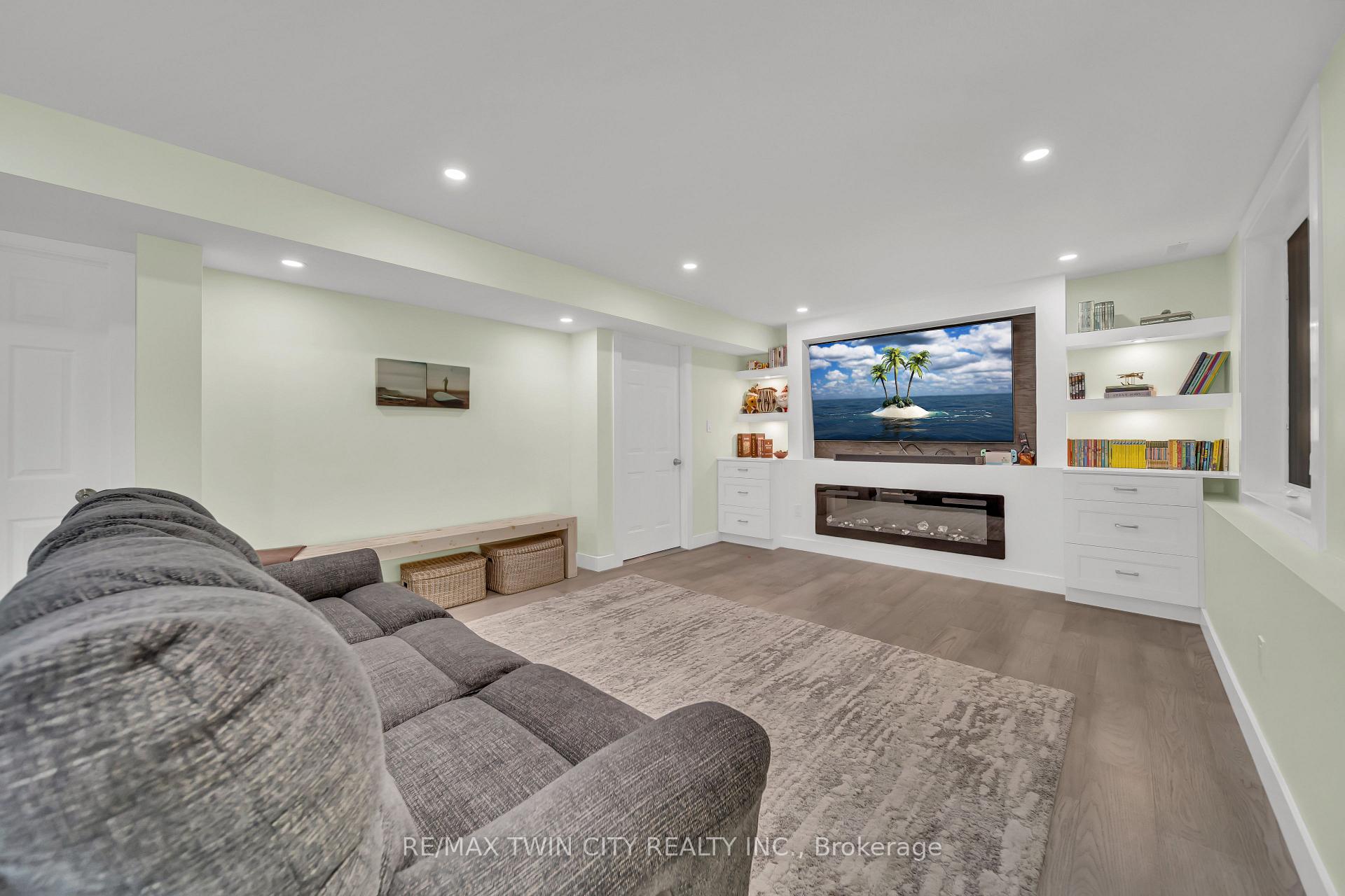 Photo 28 of 437 Zeller Drive, Kitchener — HOMEH