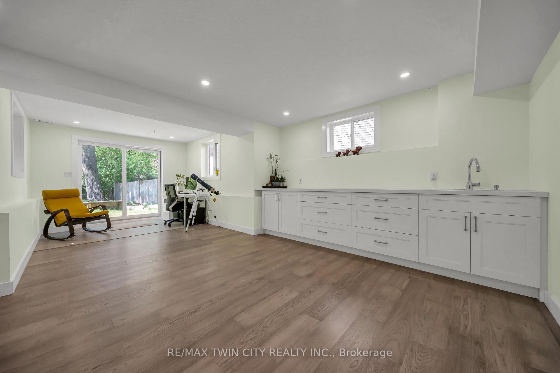 Photo 31 of 437 Zeller Drive, Kitchener — HOMEH