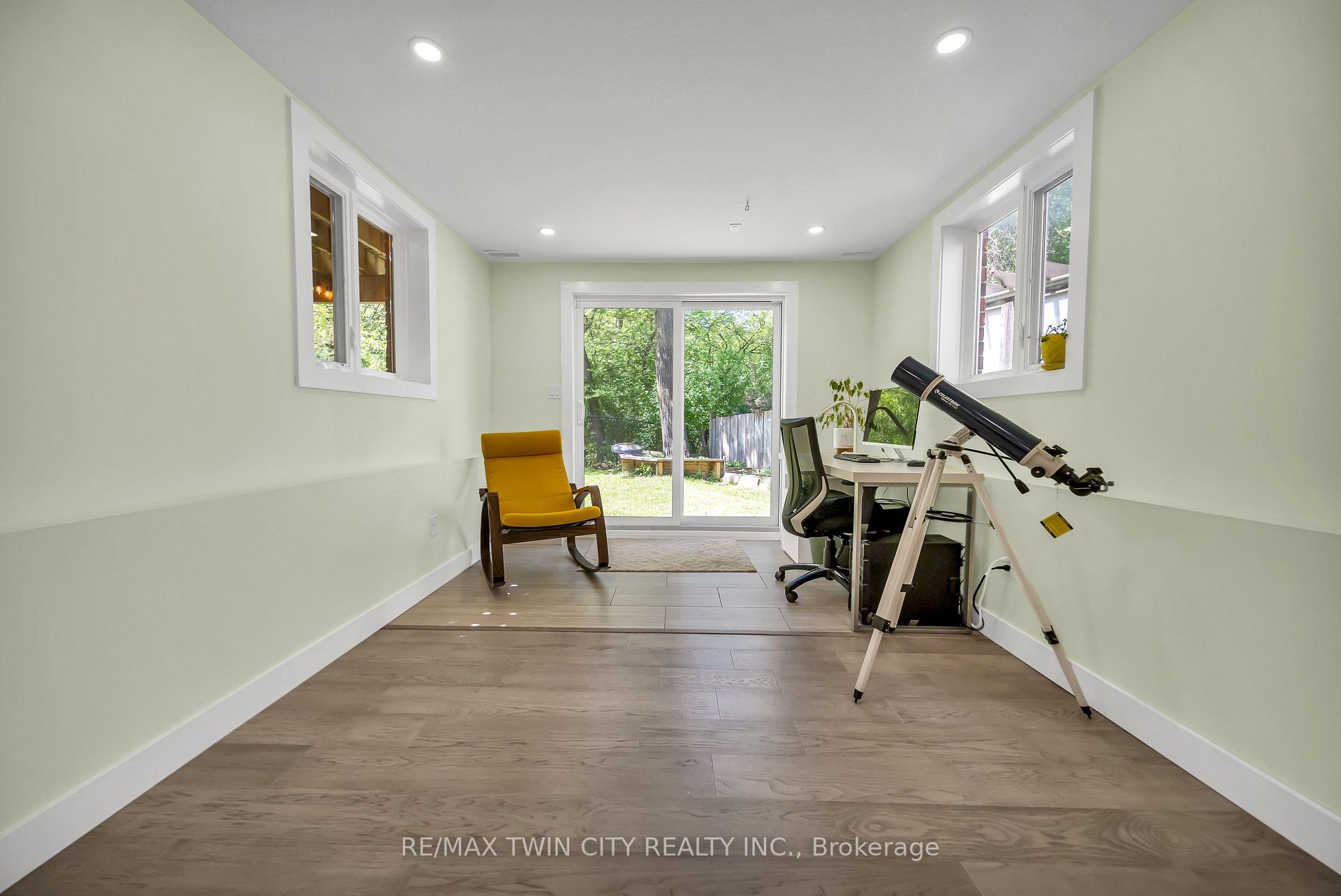 Photo 32 of 437 Zeller Drive, Kitchener — HOMEH