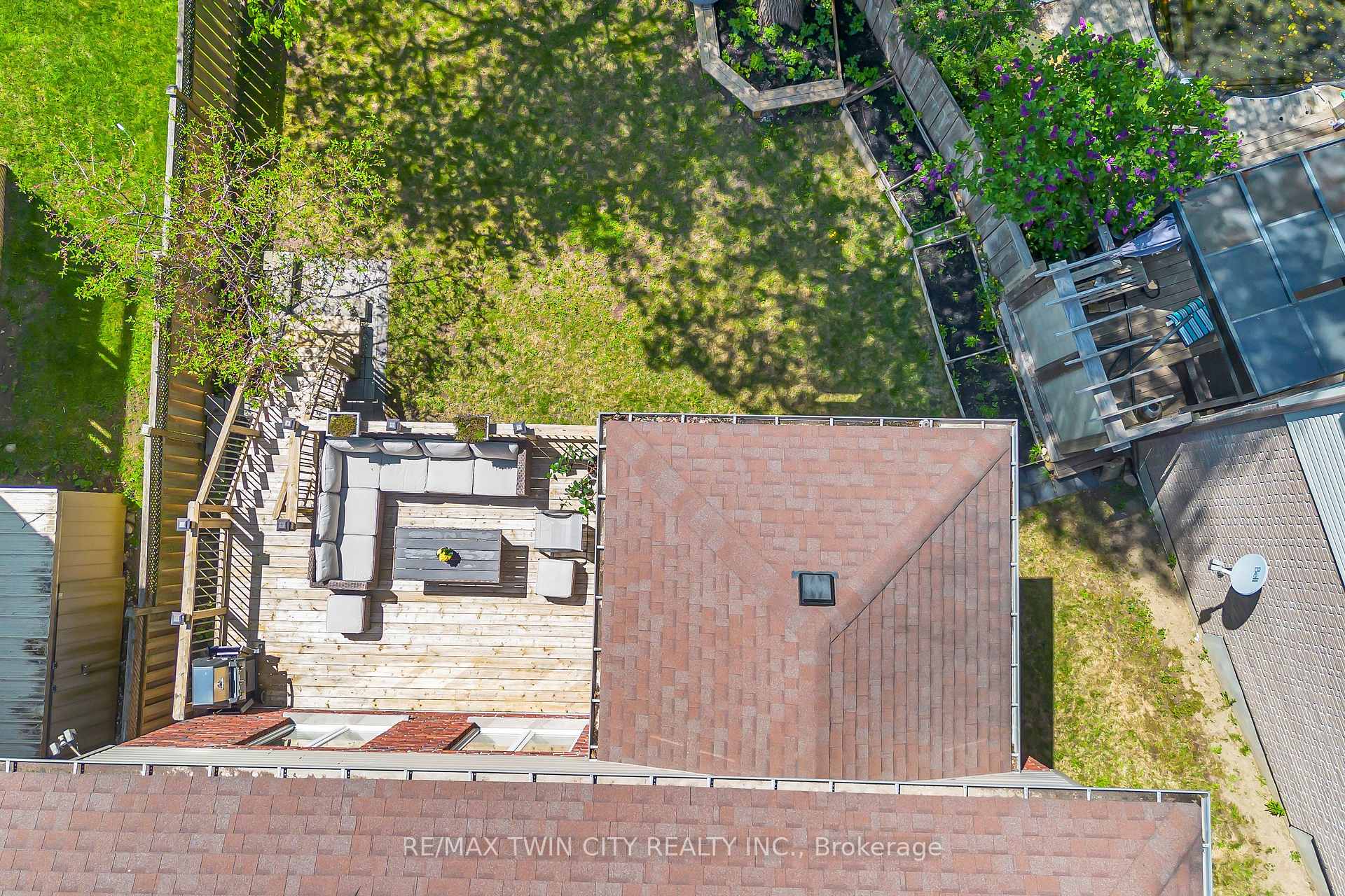 Photo 35 of 437 Zeller Drive, Kitchener — HOMEH