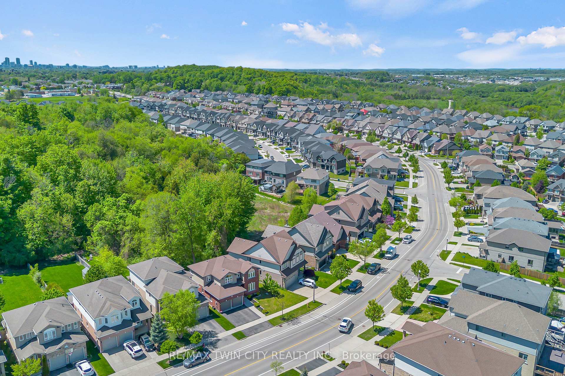Photo 42 of 437 Zeller Drive, Kitchener — HOMEH