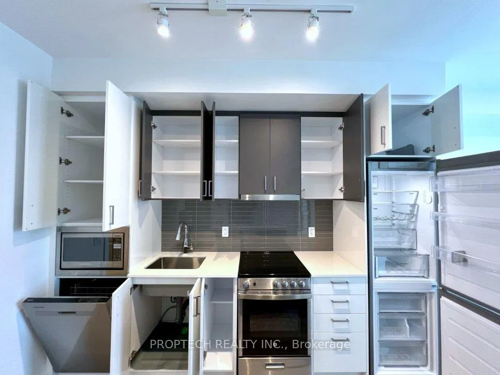 Photo 9 of Unit 628, 50 Upper Mall Way, Vaughan, Brownridge — HOMEH