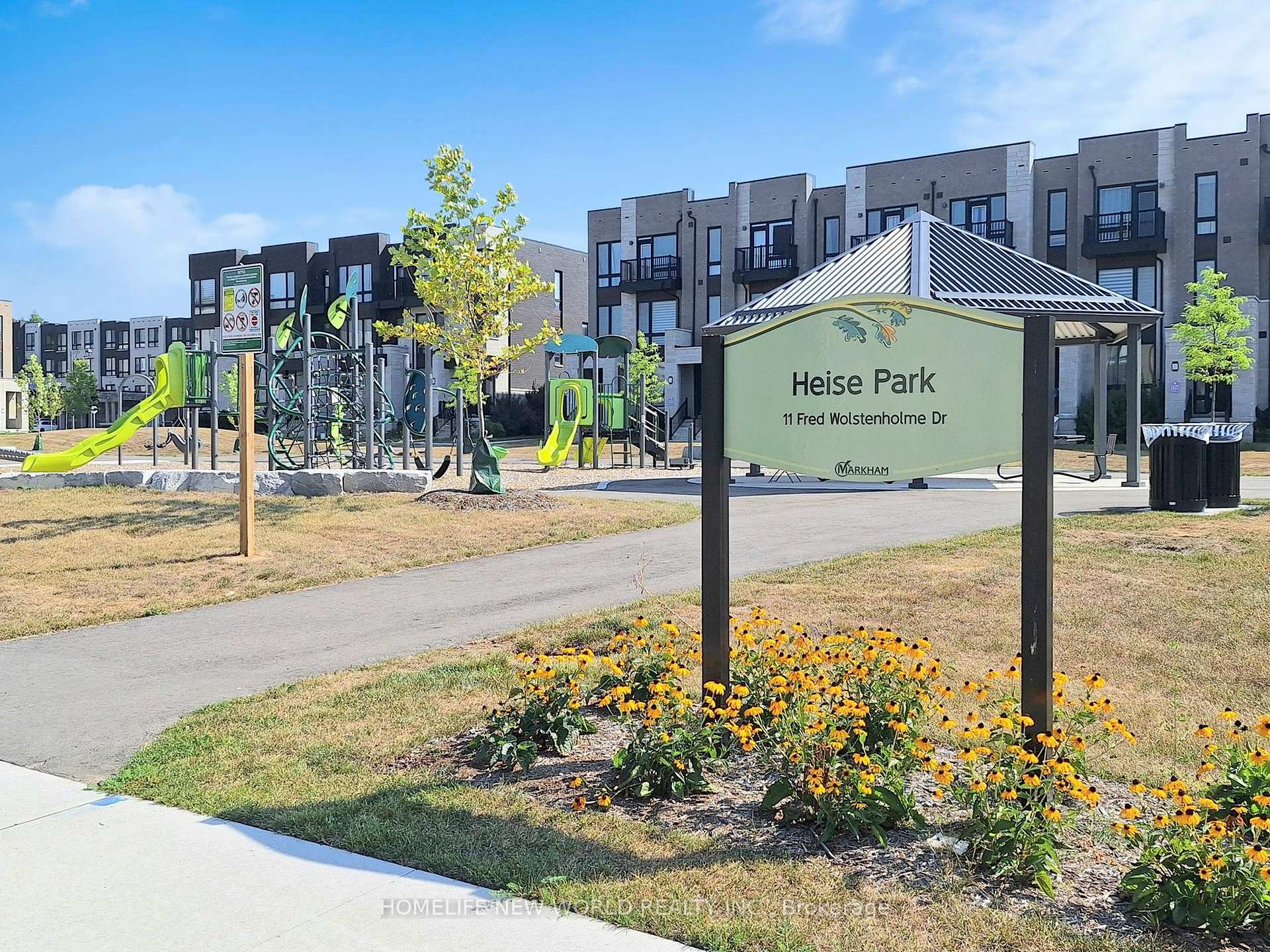 Photo 2 of 5 Hammersmith Lane, Markham, Victoria Square — HOMEH