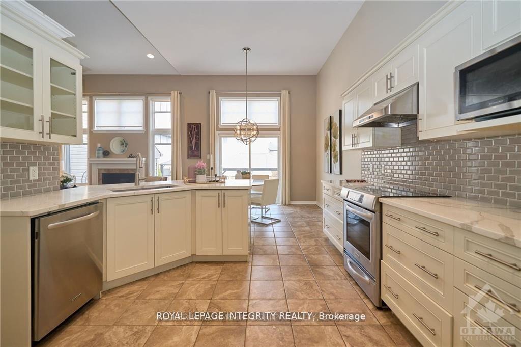 Photo 6 of 132 Palfrey Way, Ottawa, Kanata - Emerald Meadows/Trailwest — HOMEH