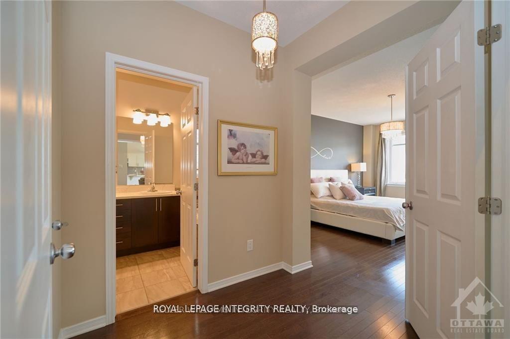 Photo 11 of 132 Palfrey Way, Ottawa, Kanata - Emerald Meadows/Trailwest — HOMEH