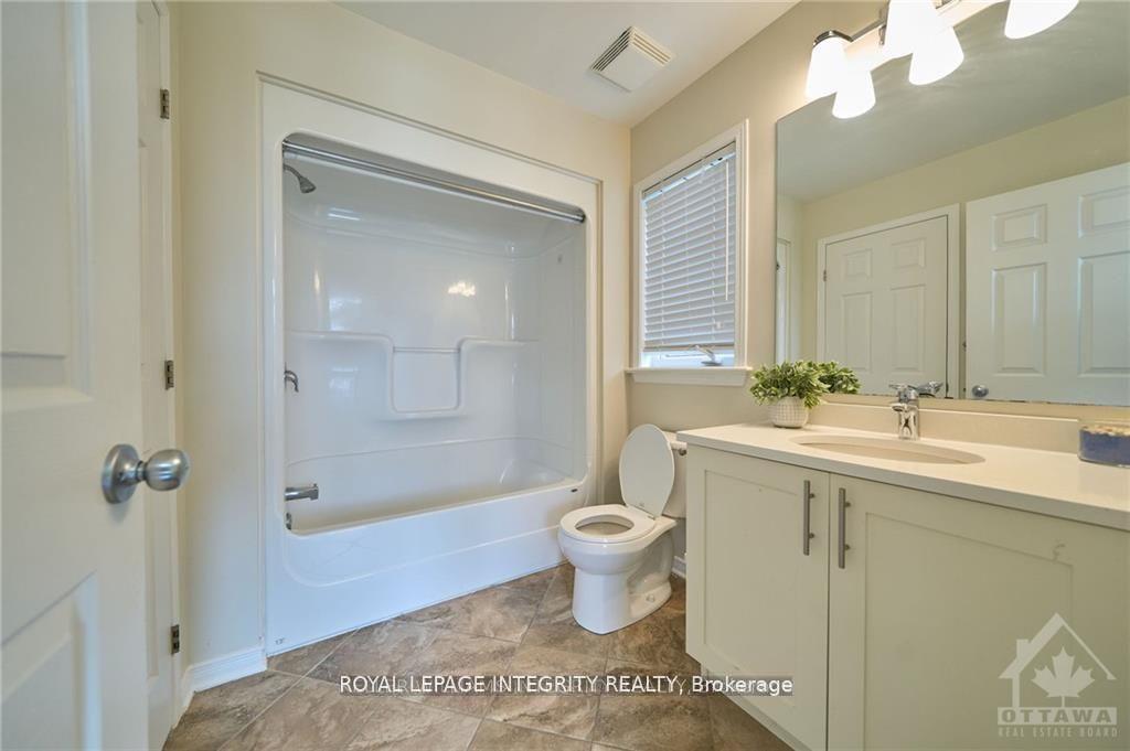 Photo 14 of 132 Palfrey Way, Ottawa, Kanata - Emerald Meadows/Trailwest — HOMEH