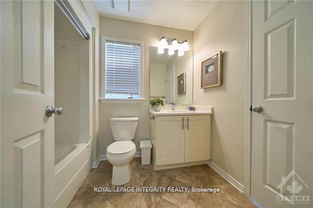 Photo 16 of 132 Palfrey Way, Ottawa, Kanata - Emerald Meadows/Trailwest — HOMEH