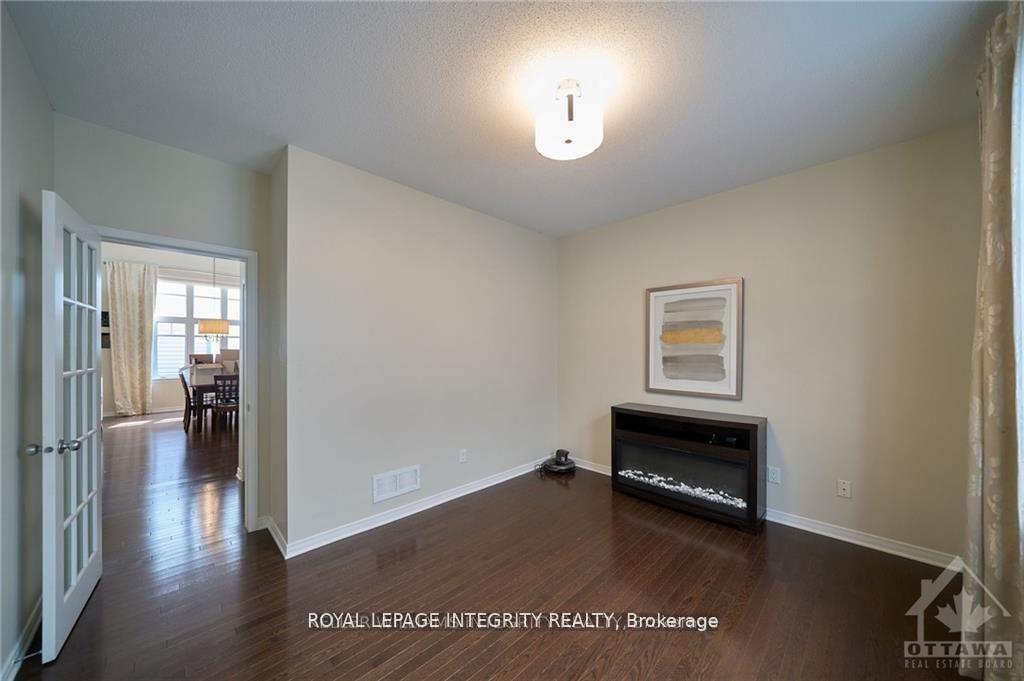 Photo 17 of 132 Palfrey Way, Ottawa, Kanata - Emerald Meadows/Trailwest — HOMEH