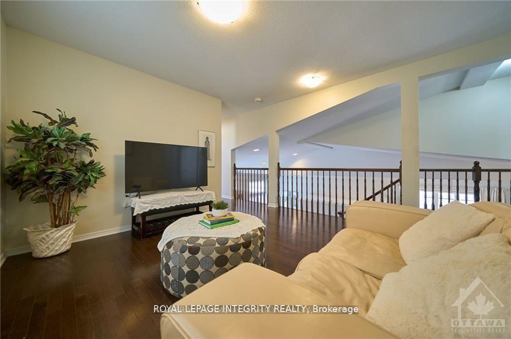 Photo 21 of 132 Palfrey Way, Ottawa, Kanata - Emerald Meadows/Trailwest — HOMEH