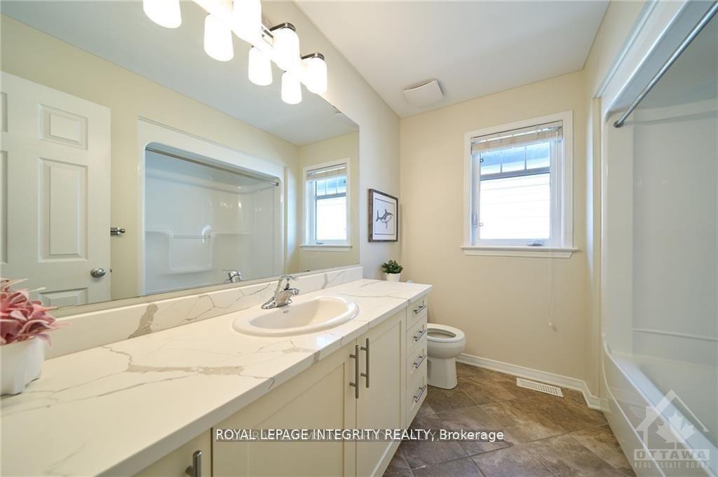 Photo 24 of 132 Palfrey Way, Ottawa, Kanata - Emerald Meadows/Trailwest — HOMEH