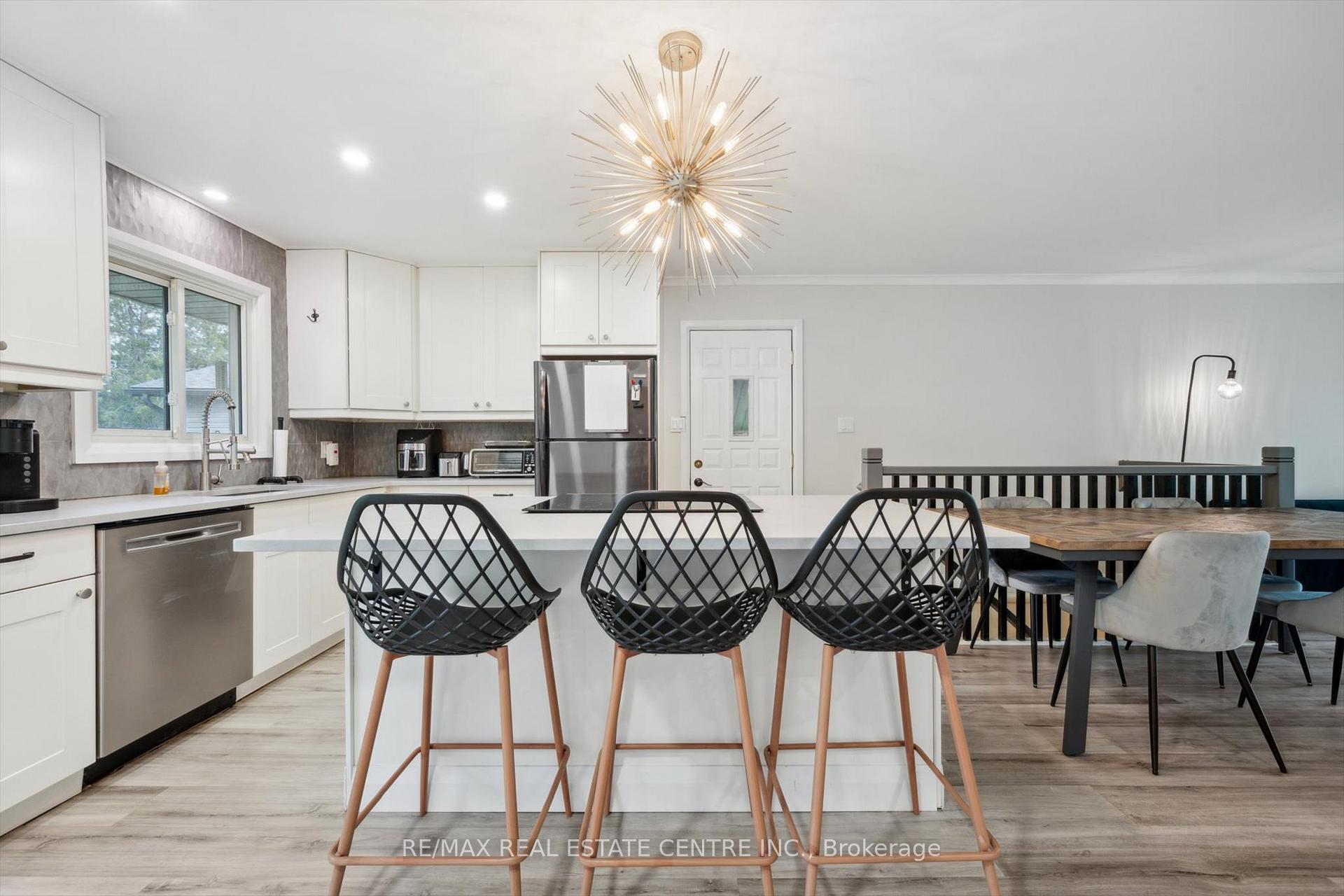 Photo 6 of 20 Graystone Avenue, Kitchener — HOMEH
