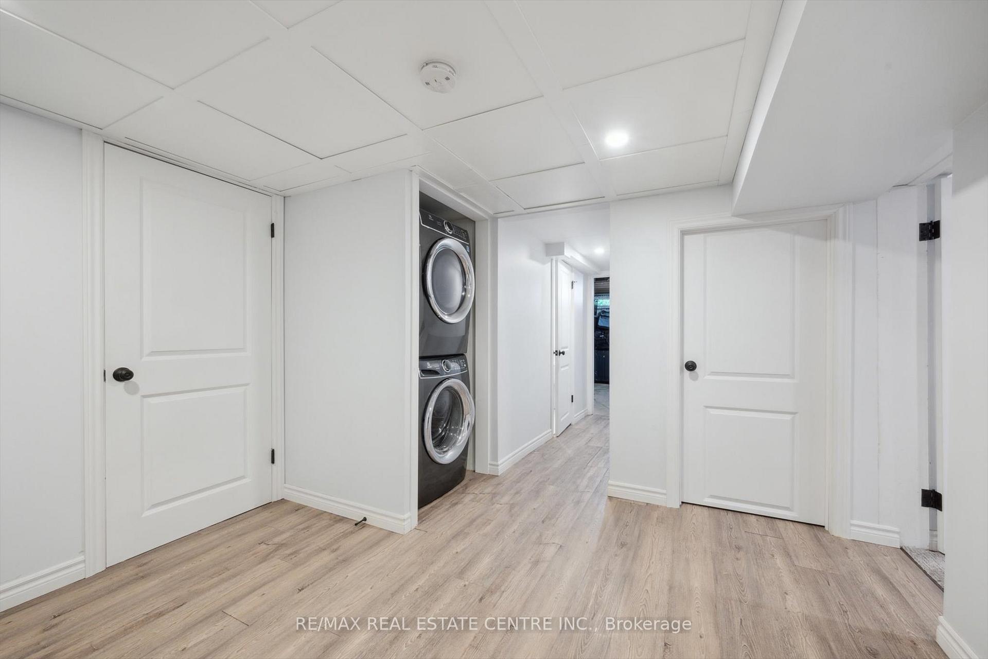 Photo 10 of 20 Graystone Avenue, Kitchener — HOMEH