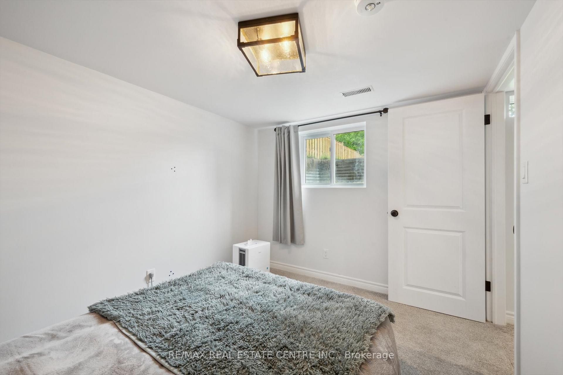 Photo 13 of 20 Graystone Avenue, Kitchener — HOMEH