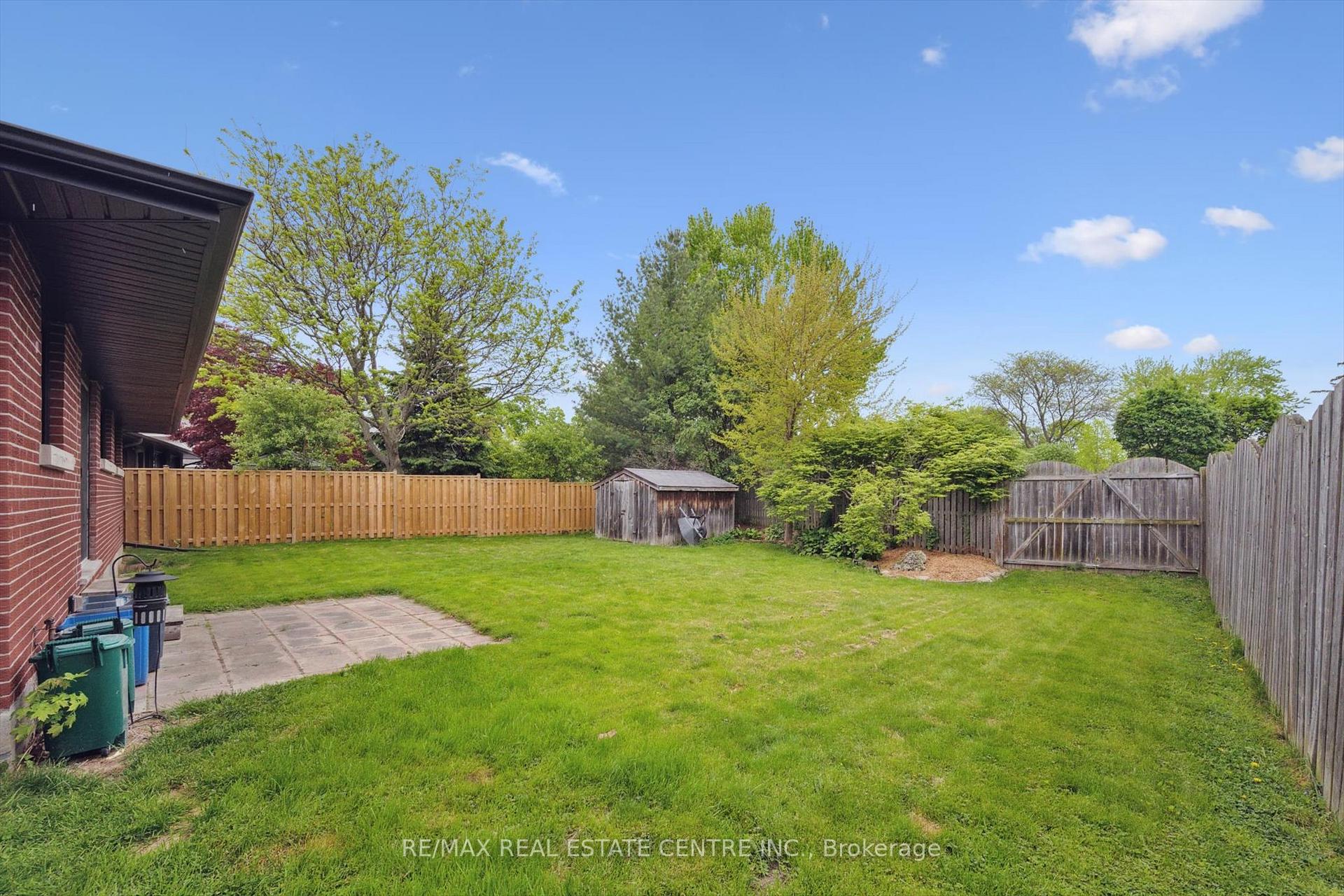 Photo 14 of 20 Graystone Avenue, Kitchener — HOMEH