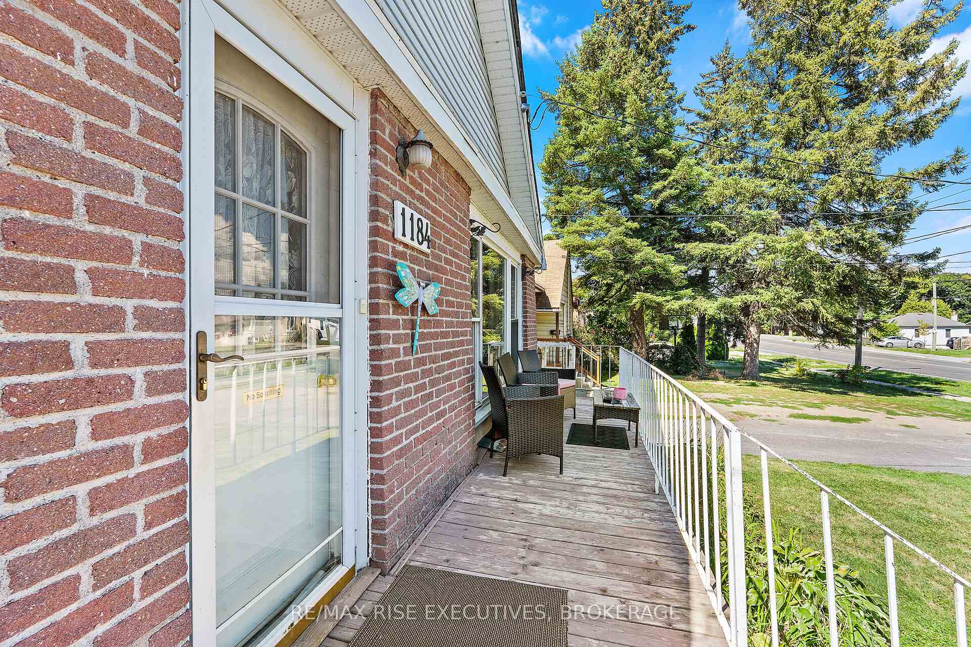 Photo 4 of 1184 Montreal Street, Kingston, Rideau — HOMEH