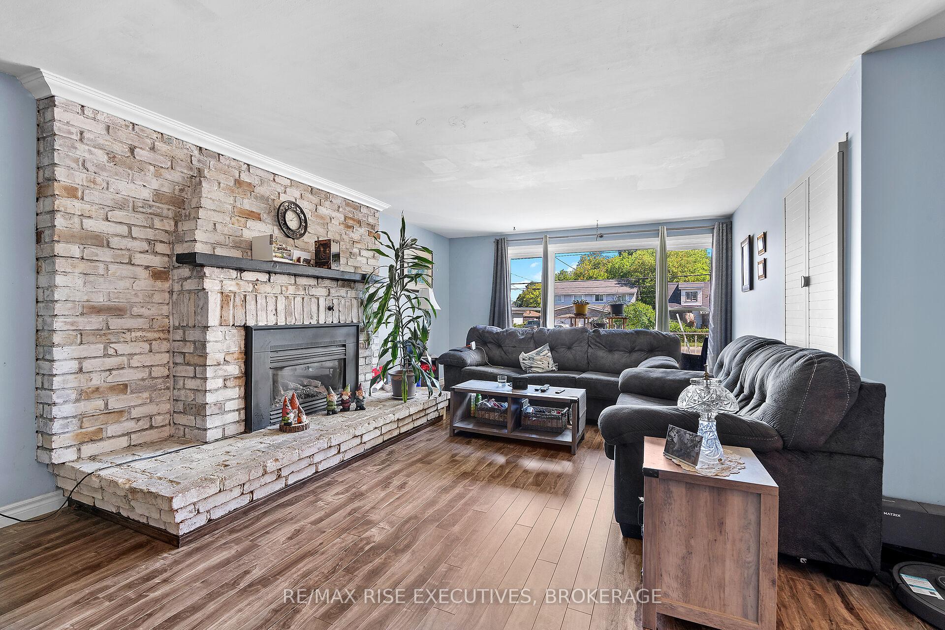 Photo 5 of 1184 Montreal Street, Kingston, Rideau — HOMEH