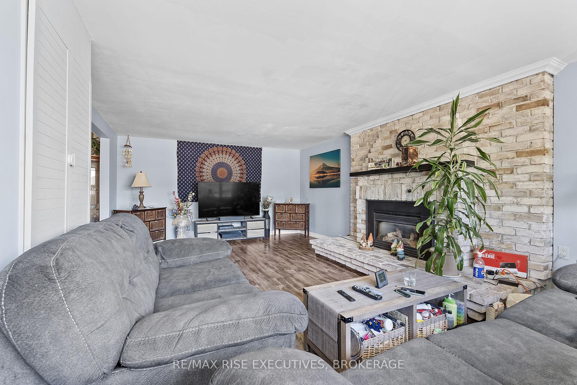 Photo 7 of 1184 Montreal Street, Kingston, Rideau — HOMEH