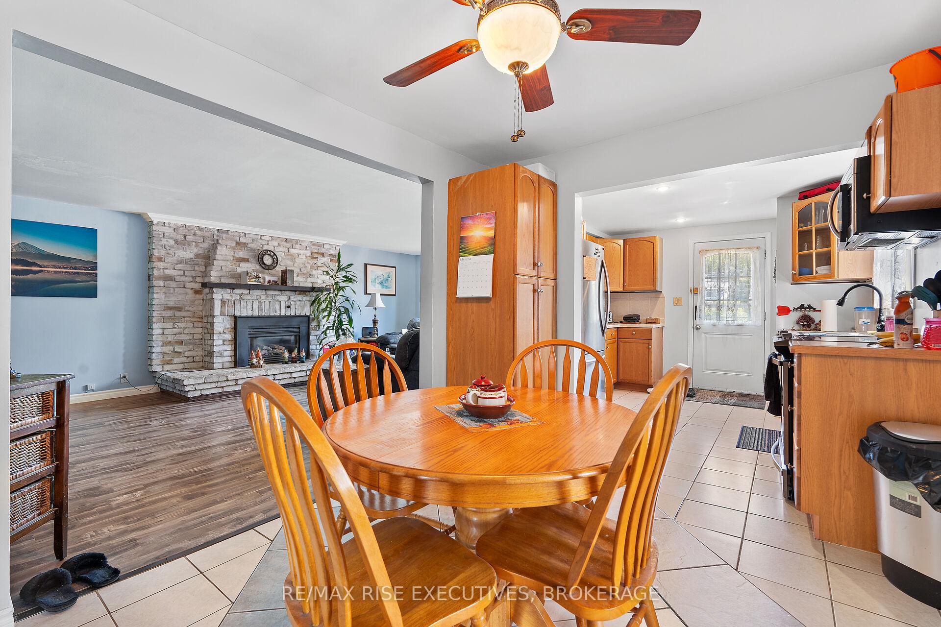 Photo 10 of 1184 Montreal Street, Kingston, Rideau — HOMEH