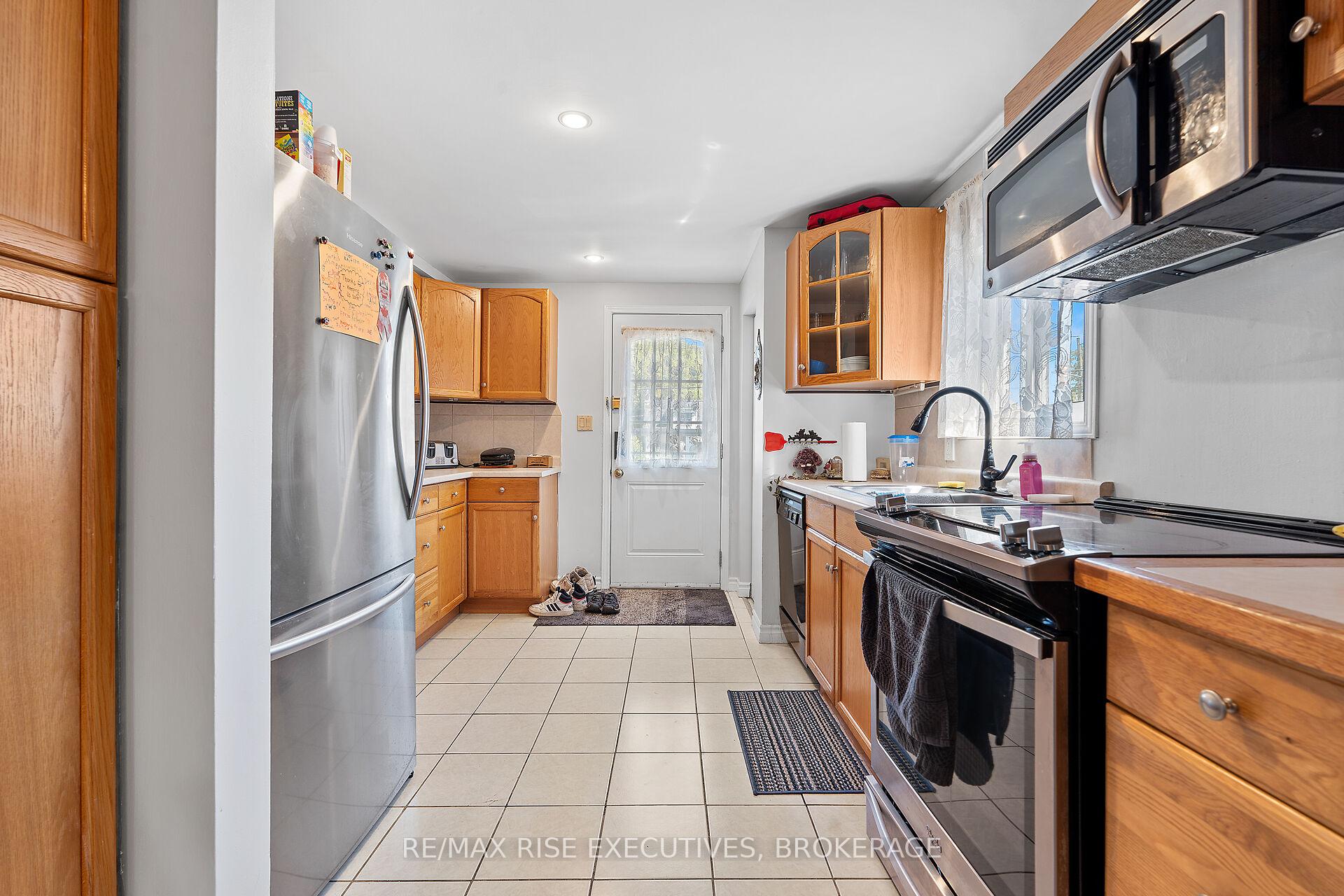 Photo 11 of 1184 Montreal Street, Kingston, Rideau — HOMEH