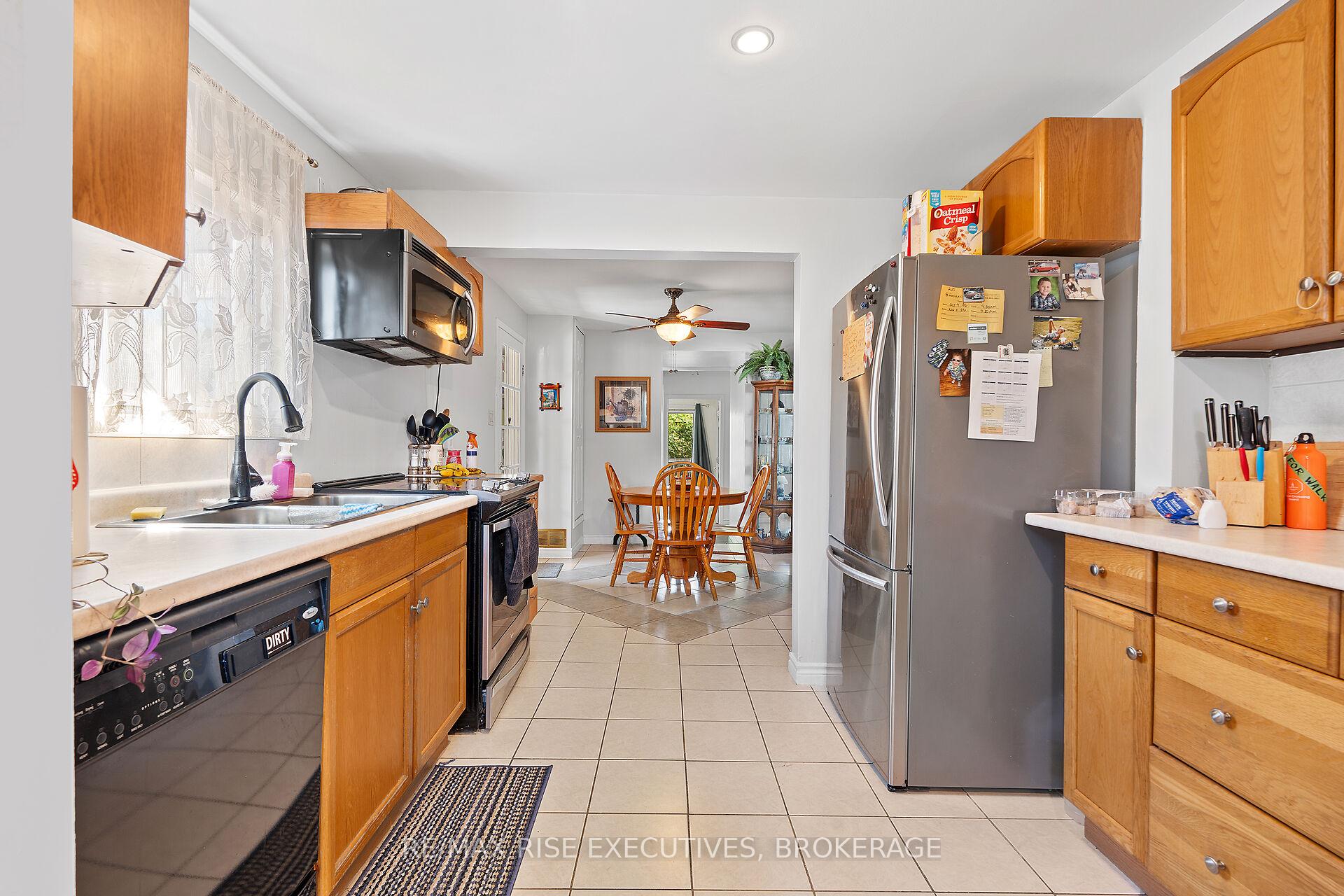 Photo 12 of 1184 Montreal Street, Kingston, Rideau — HOMEH