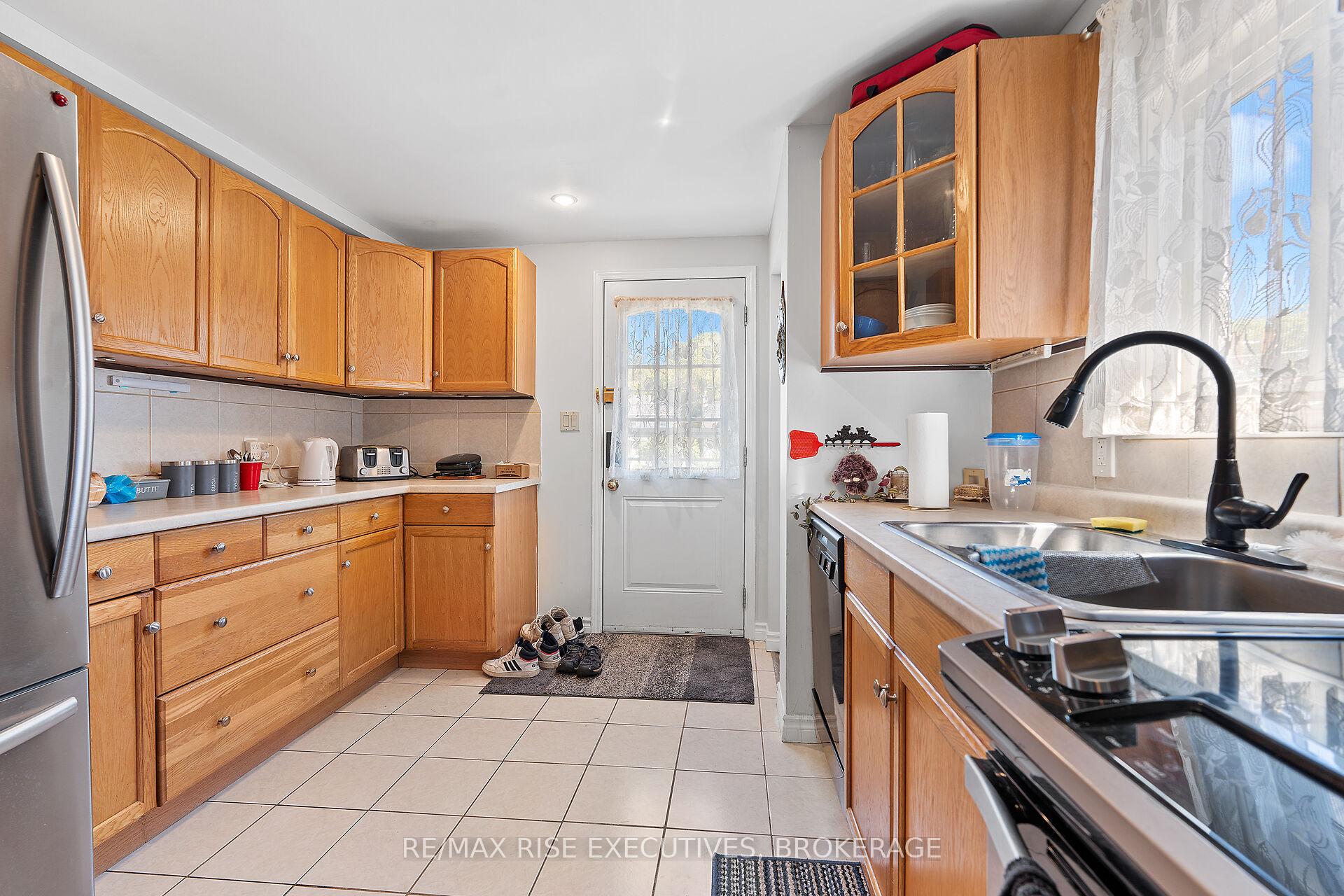 Photo 13 of 1184 Montreal Street, Kingston, Rideau — HOMEH