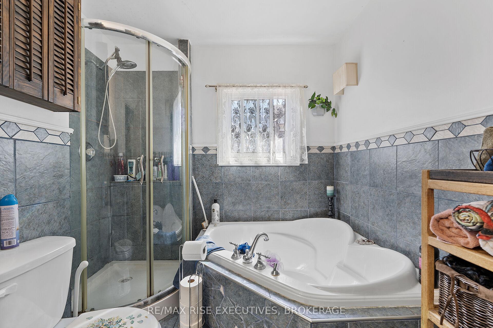 Photo 19 of 1184 Montreal Street, Kingston, Rideau — HOMEH
