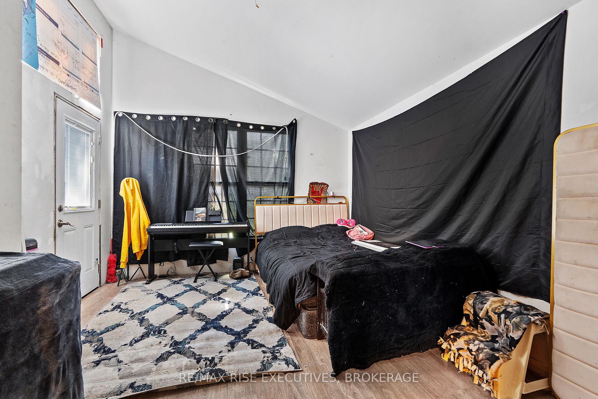 Photo 22 of 1184 Montreal Street, Kingston, Rideau — HOMEH