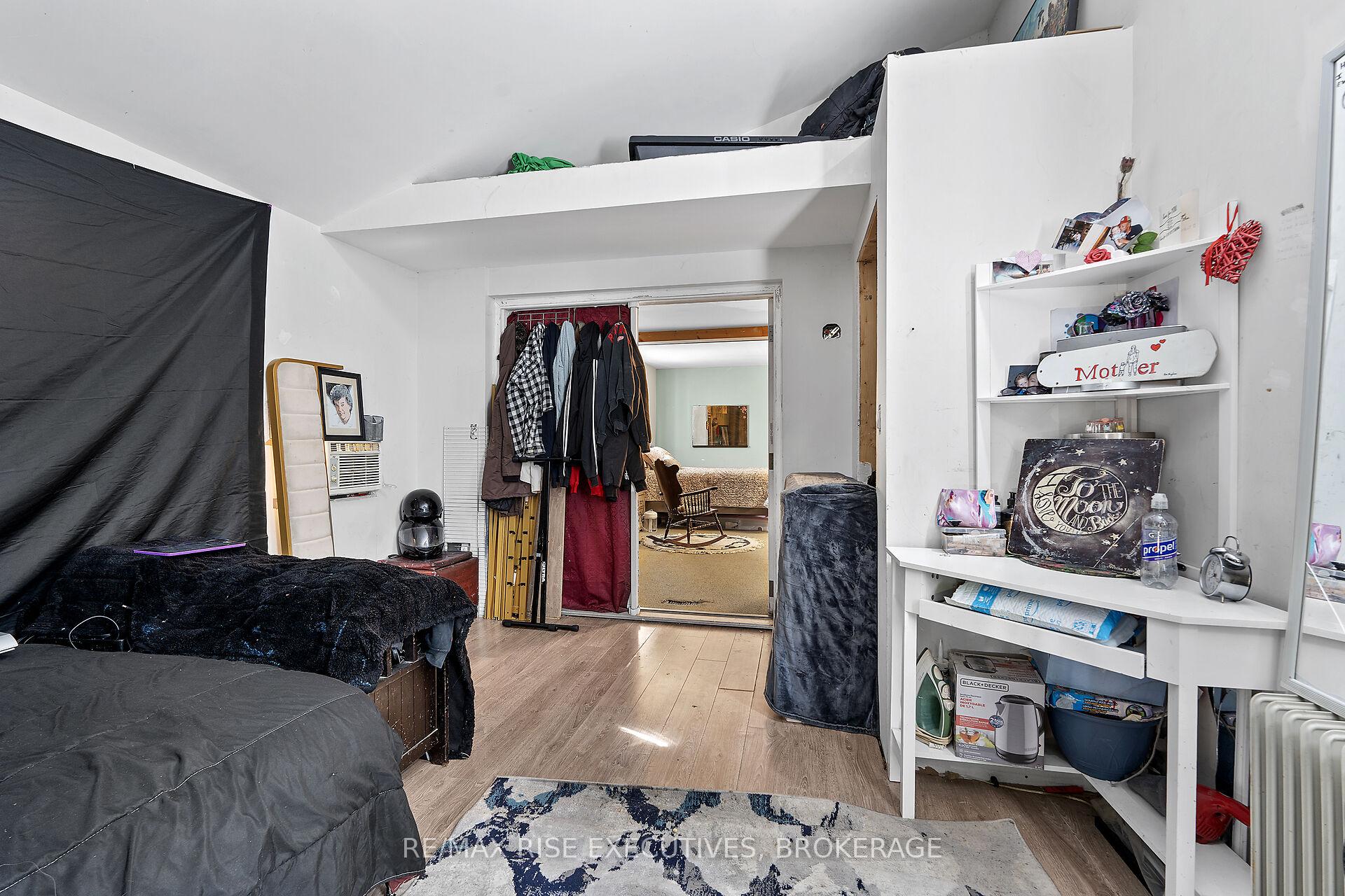 Photo 23 of 1184 Montreal Street, Kingston, Rideau — HOMEH