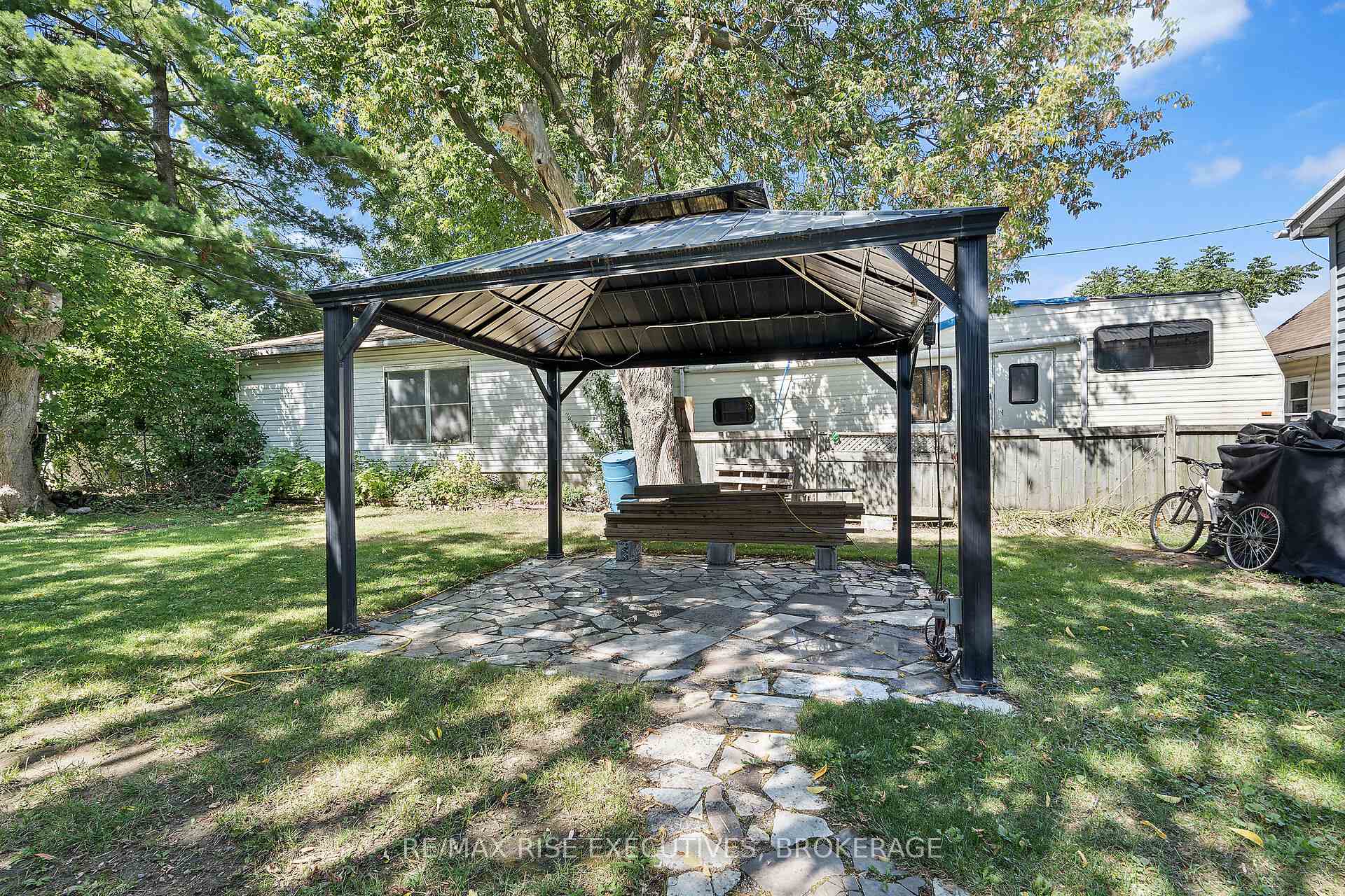 Photo 26 of 1184 Montreal Street, Kingston, Rideau — HOMEH