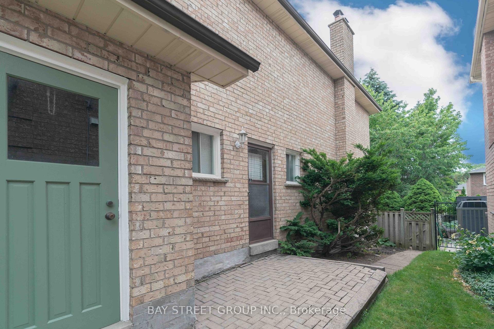 Photo 3 of 20 Tailor Street, Markham, Raymerville — HOMEH
