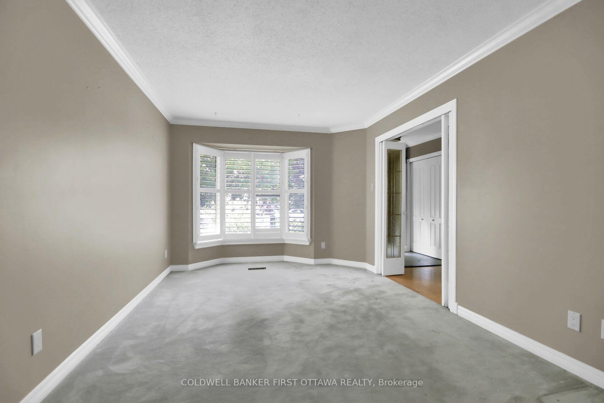 Photo 5 of 59 Rowe Drive, Ottawa, Kanata - Katimavik — HOMEH
