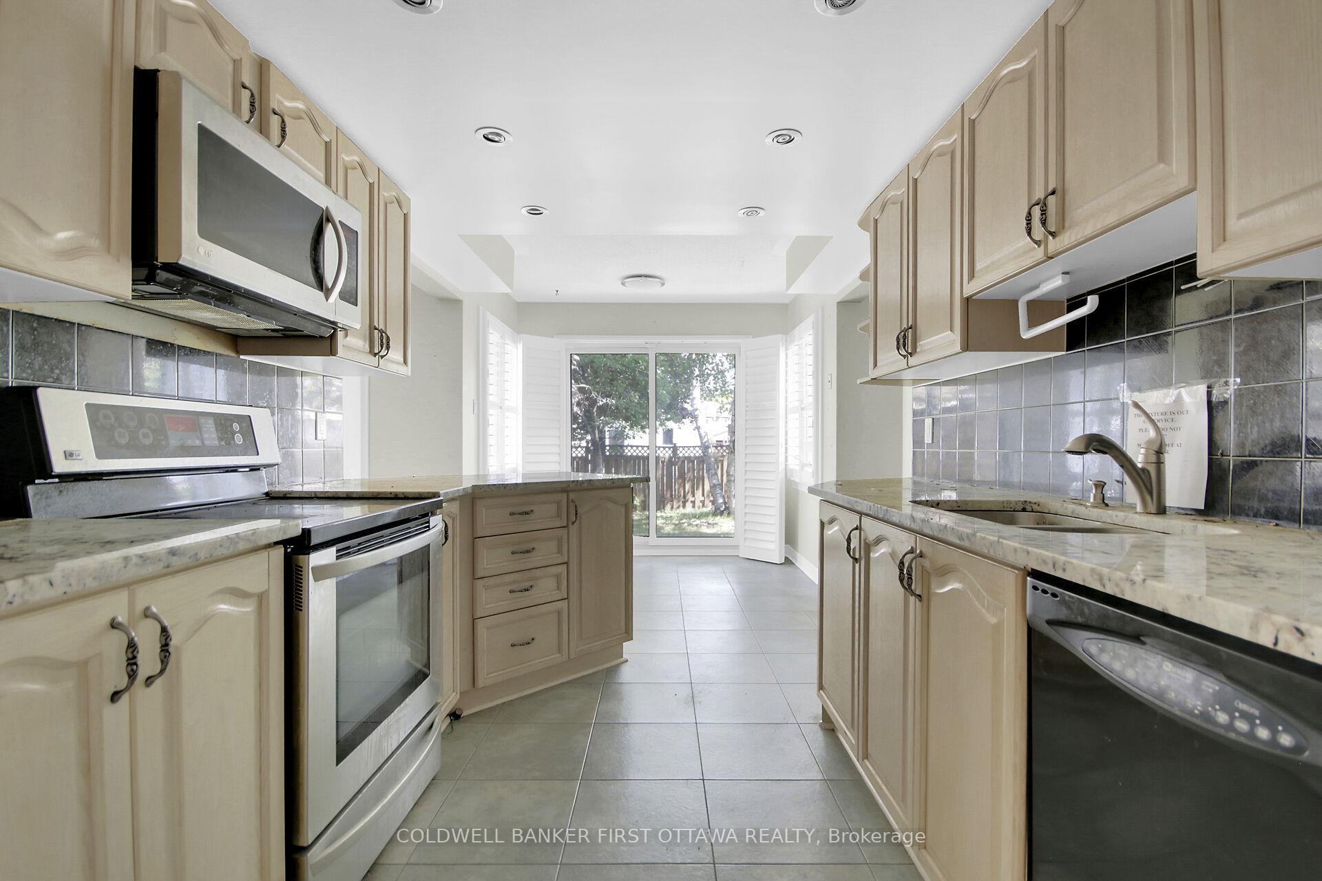 Photo 9 of 59 Rowe Drive, Ottawa, Kanata - Katimavik — HOMEH